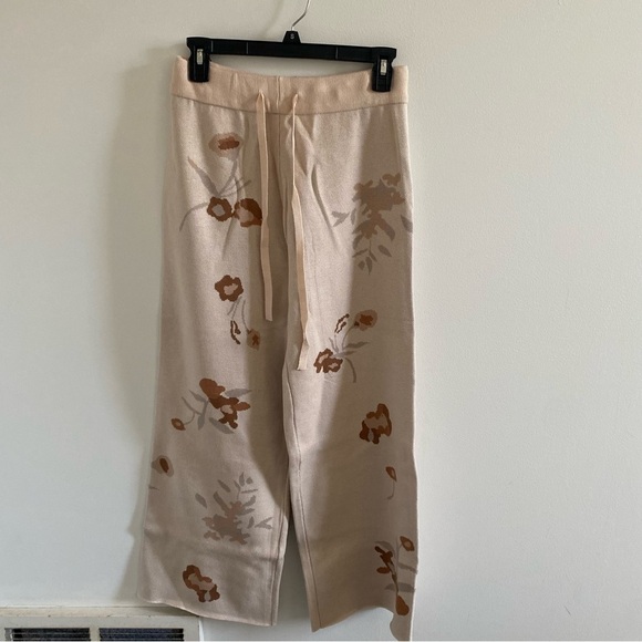 tea n rose Pants - Tea n Rose Cream and Brown Wide Leg Knit Pants with Floral Design size Small
